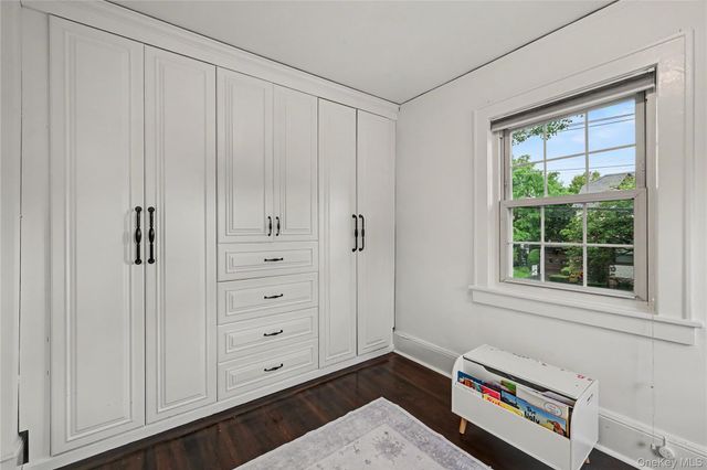 25 Vanderburgh Avenue, Larchmont, NY 10538
