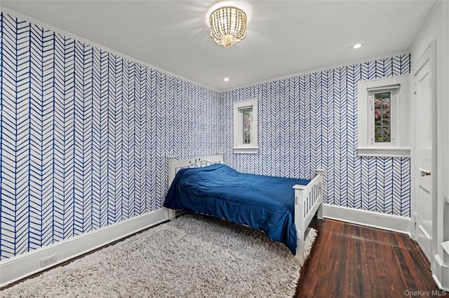 25 Vanderburgh Avenue, Larchmont, NY 10538