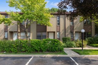 620 N Hough Street A, Barrington, IL 60010