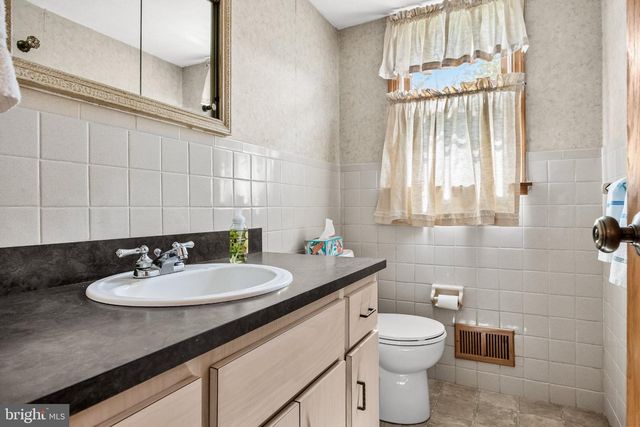 51 BOLTON RD, Trenton, NJ 08610