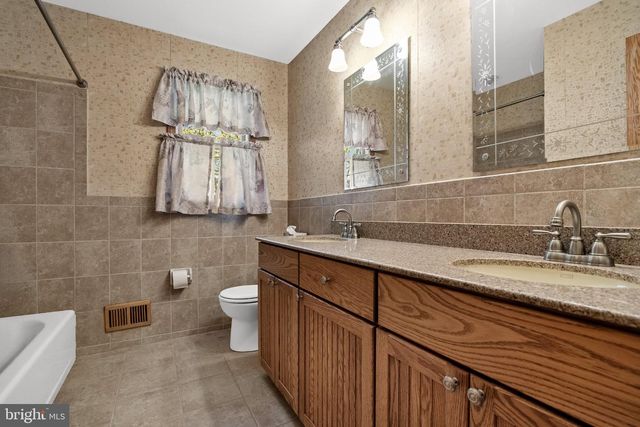 51 BOLTON RD, Trenton, NJ 08610