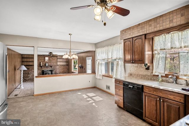 51 BOLTON RD, Trenton, NJ 08610