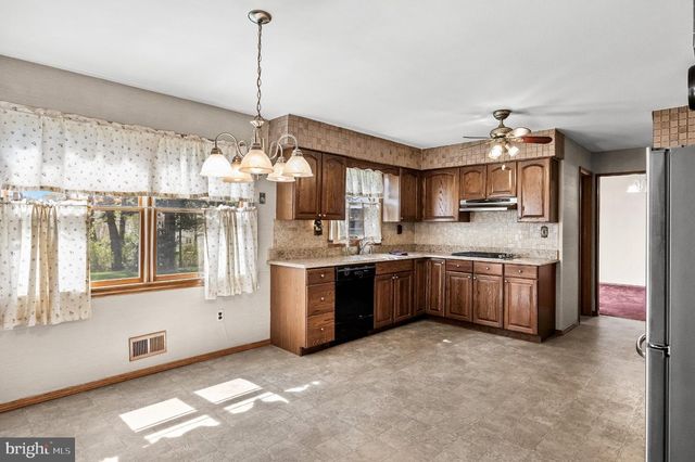 51 BOLTON RD, Trenton, NJ 08610