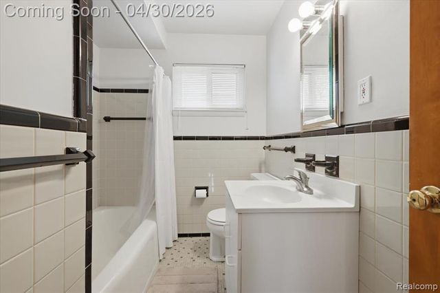 1919 Catalpa Drive, Berkley, MI 48072