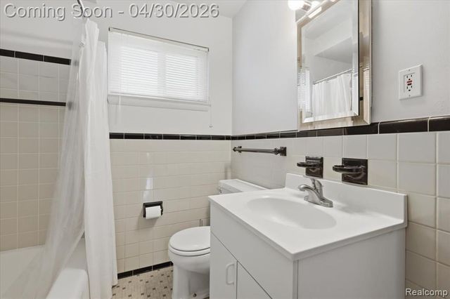 1919 Catalpa Drive, Berkley, MI 48072