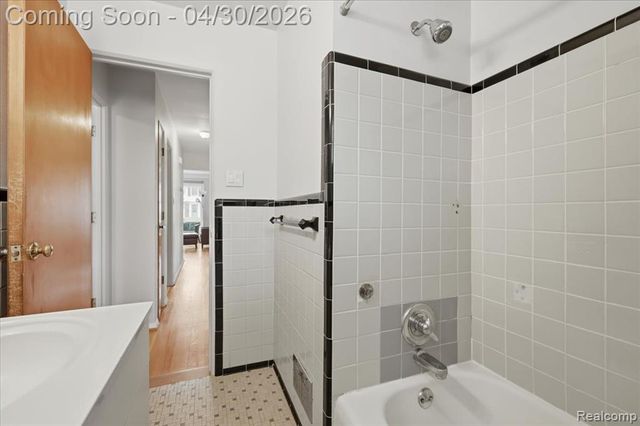 1919 Catalpa Drive, Berkley, MI 48072