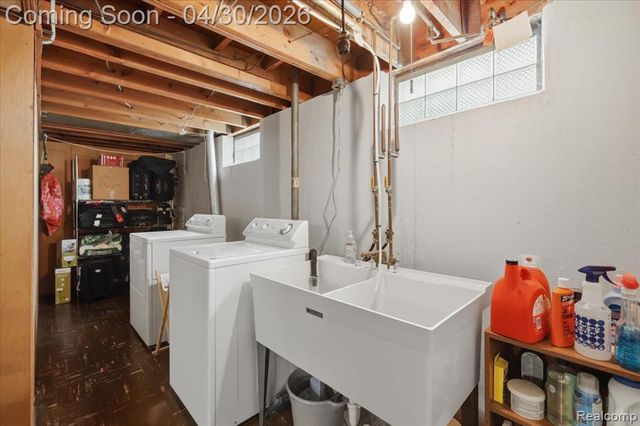 1919 Catalpa Drive, Berkley, MI 48072