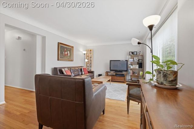 1919 Catalpa Drive, Berkley, MI 48072