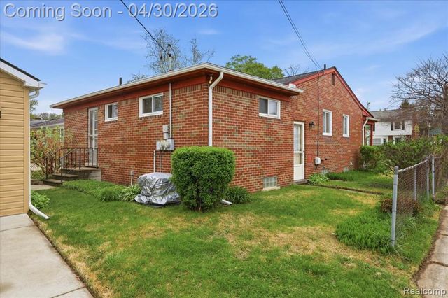 1919 Catalpa Drive, Berkley, MI 48072