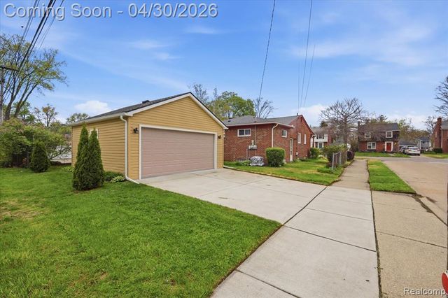 1919 Catalpa Drive, Berkley, MI 48072