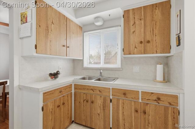 1919 Catalpa Drive, Berkley, MI 48072