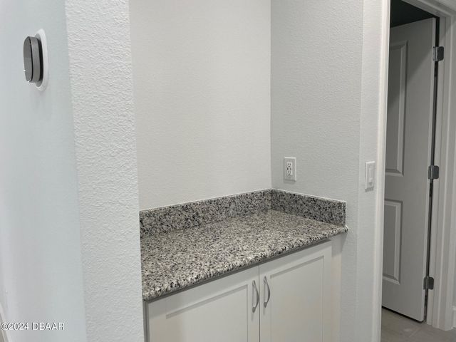 818 Bama Breeze Drive, Daytona Beach, FL 32124