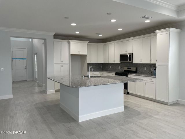 818 Bama Breeze Drive, Daytona Beach, FL 32124