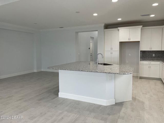 818 Bama Breeze Drive, Daytona Beach, FL 32124