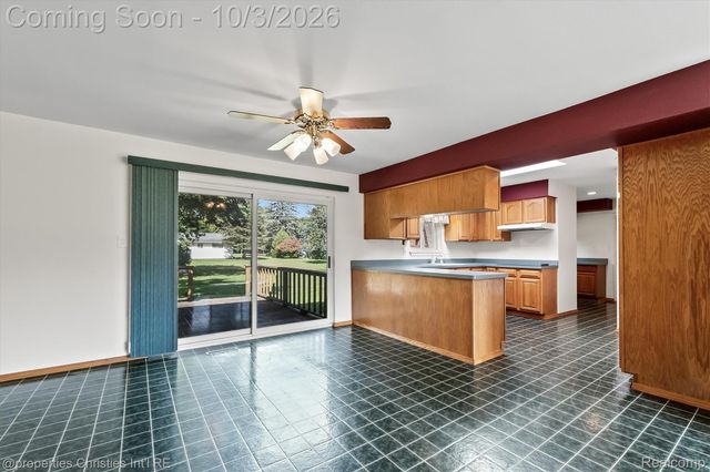1311 Winchcombe Drive, Bloomfield Charter Township, MI 48304