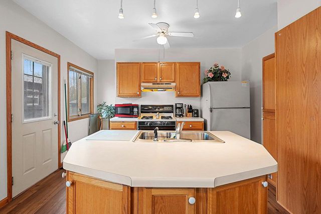 1426 CROOKS STREET, Green Bay, WI 54301