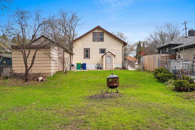 1426 CROOKS STREET, Green Bay, WI 54301