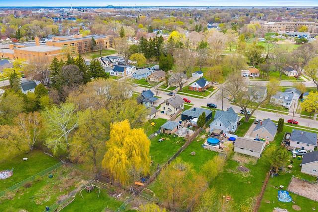 1426 CROOKS STREET, Green Bay, WI 54301