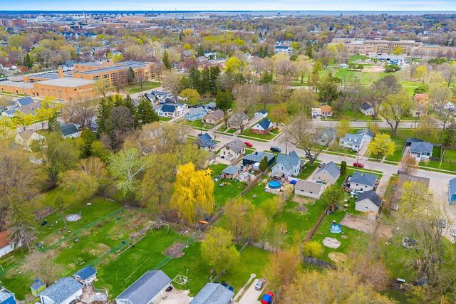 1426 CROOKS STREET, Green Bay, WI 54301