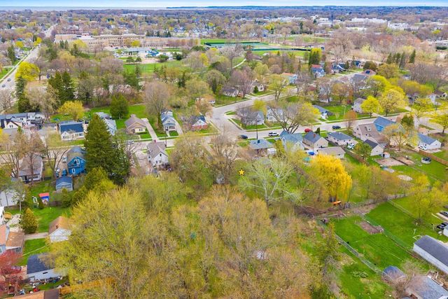 1426 CROOKS STREET, Green Bay, WI 54301