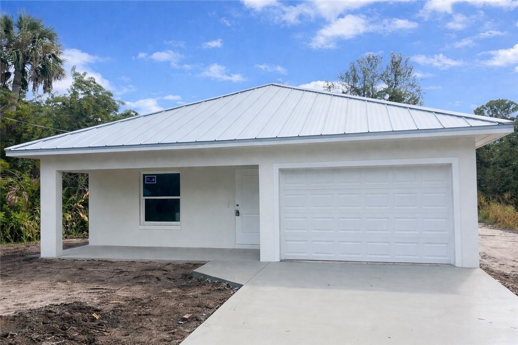 2026 30th Avenue, Vero Beach, FL 32960