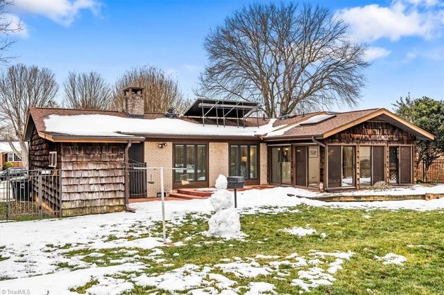 2912 W Cornwallis Drive, Greensboro, NC 27408