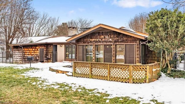 2912 W Cornwallis Drive, Greensboro, NC 27408