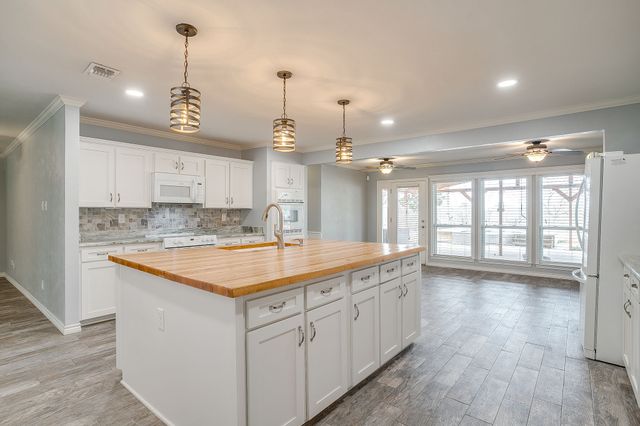 2137 Fm 3136, Cleburne, TX 76031