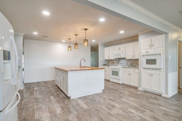 2137 Fm 3136, Cleburne, TX 76031