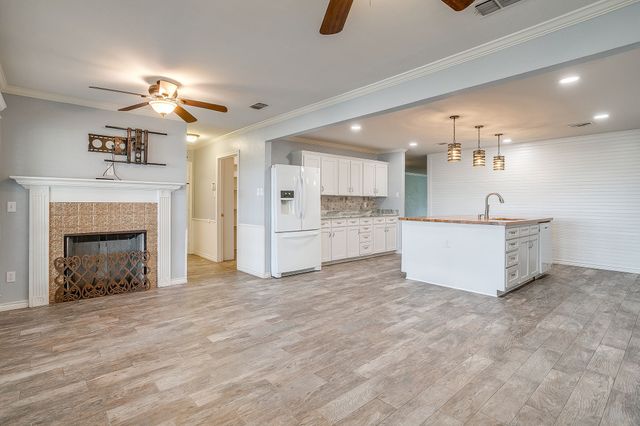 2137 Fm 3136, Cleburne, TX 76031