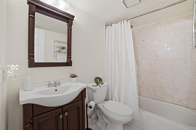 7653 NW 79th Avenue 114, Tamarac, FL 33321