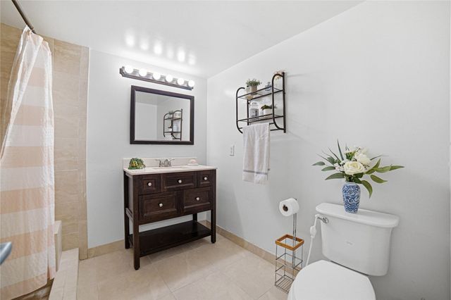 7653 NW 79th Avenue 114, Tamarac, FL 33321