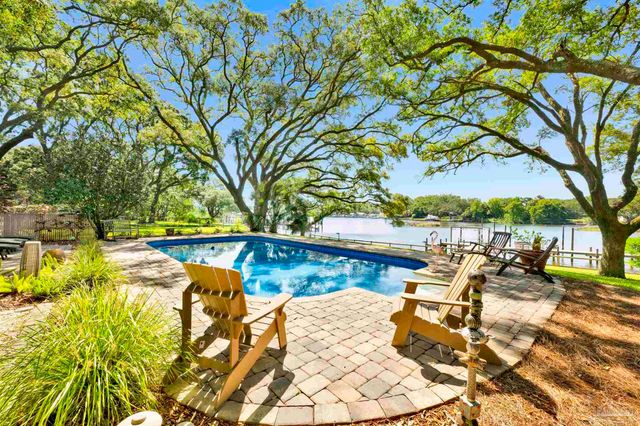 333 Edgewater Dr, Pensacola, FL 32507