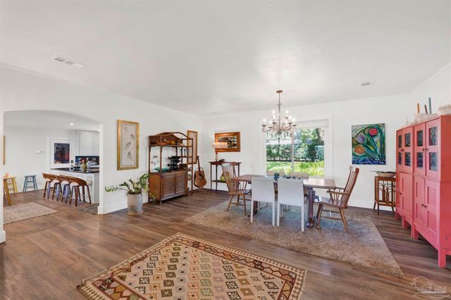 333 Edgewater Dr, Pensacola, FL 32507