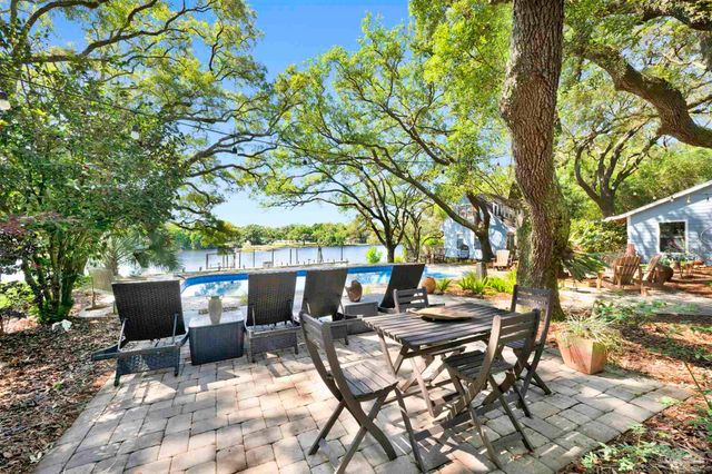 333 Edgewater Dr, Pensacola, FL 32507