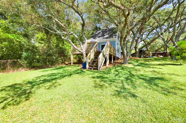 333 Edgewater Dr, Pensacola, FL 32507