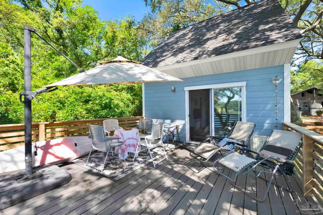 333 Edgewater Dr, Pensacola, FL 32507