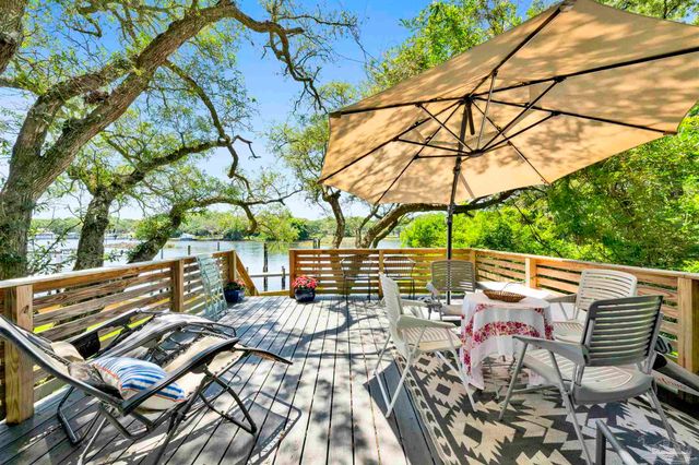 333 Edgewater Dr, Pensacola, FL 32507