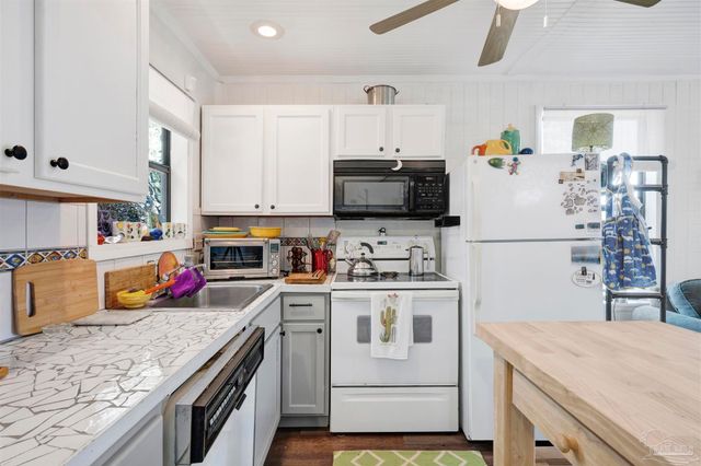 333 Edgewater Dr, Pensacola, FL 32507