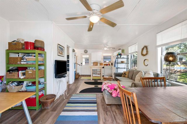 333 Edgewater Dr, Pensacola, FL 32507