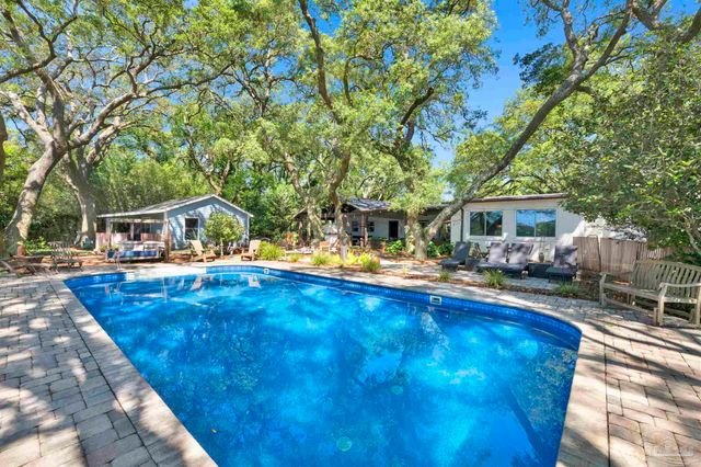 333 Edgewater Dr, Pensacola, FL 32507