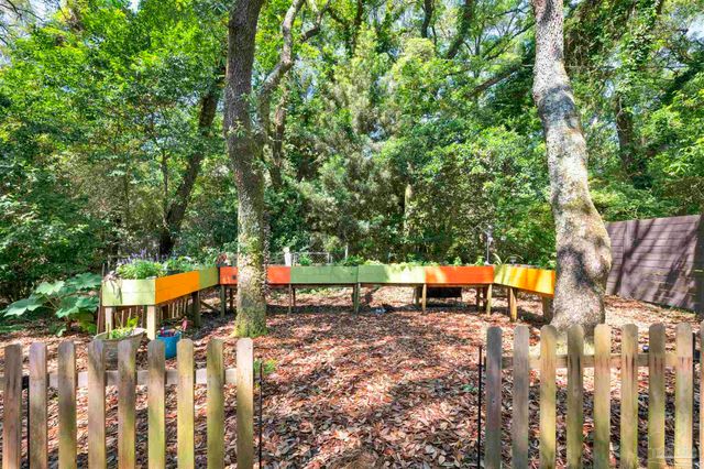 333 Edgewater Dr, Pensacola, FL 32507