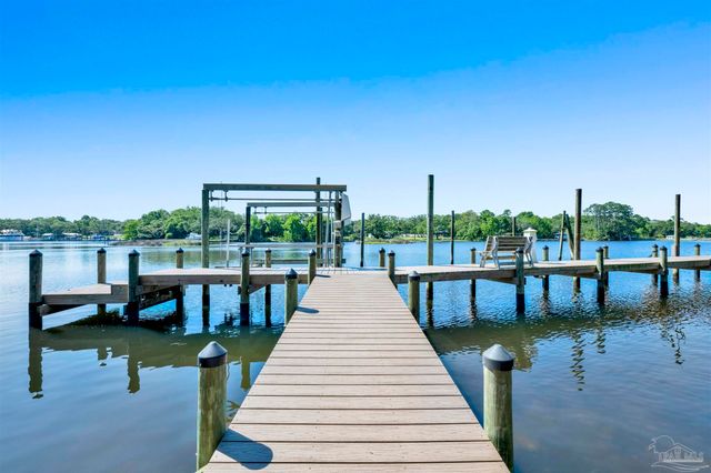 333 Edgewater Dr, Pensacola, FL 32507