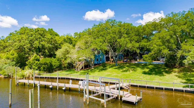 333 Edgewater Dr, Pensacola, FL 32507