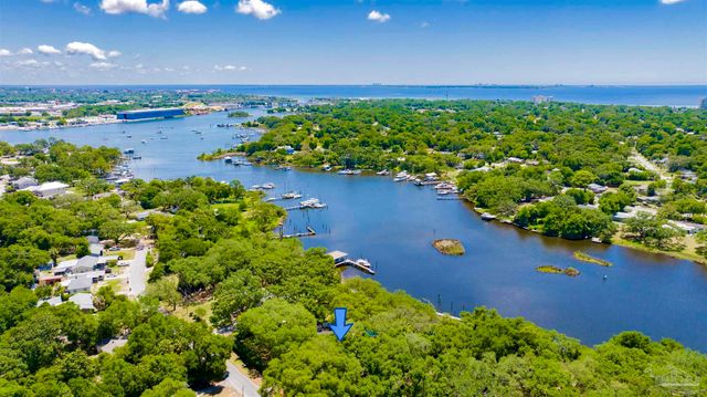 333 Edgewater Dr, Pensacola, FL 32507