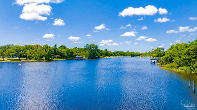 333 Edgewater Dr, Pensacola, FL 32507