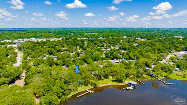333 Edgewater Dr, Pensacola, FL 32507