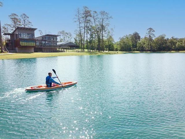 1011 Shoal Creek Trail, Conroe, TX 77304