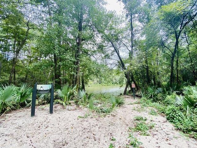 1011 Shoal Creek Trail, Conroe, TX 77304