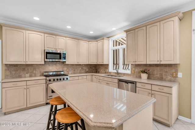 28 Arbor Way, Ocean Twp, NJ 07712